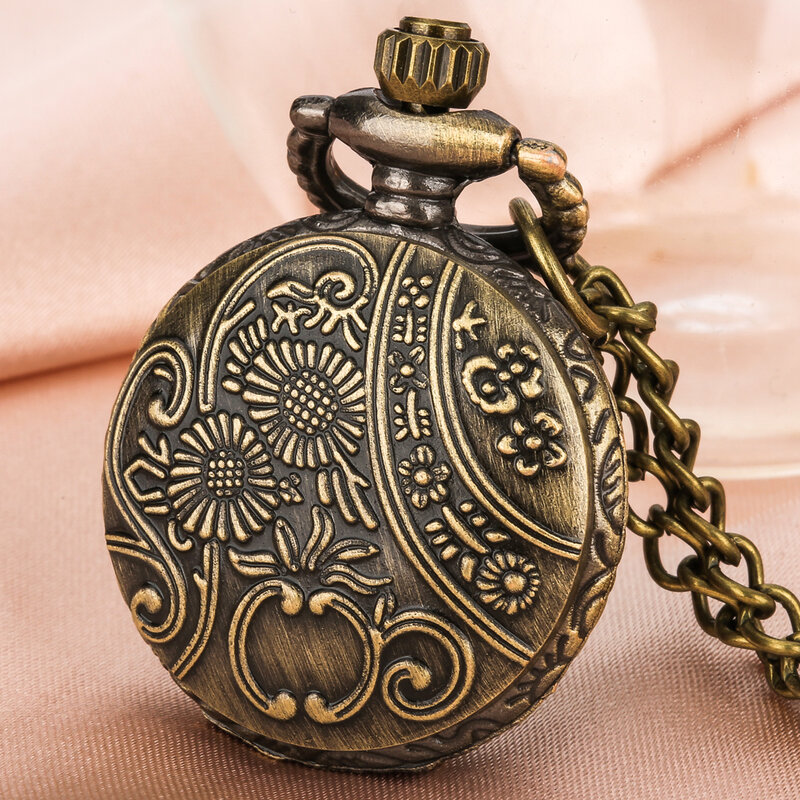 Elegant Romantic Heart Flowers Design Necklace Watch Quartz Analog Arabic Numeral Dial Retro Stylish Sweater Chain Pendant Clock