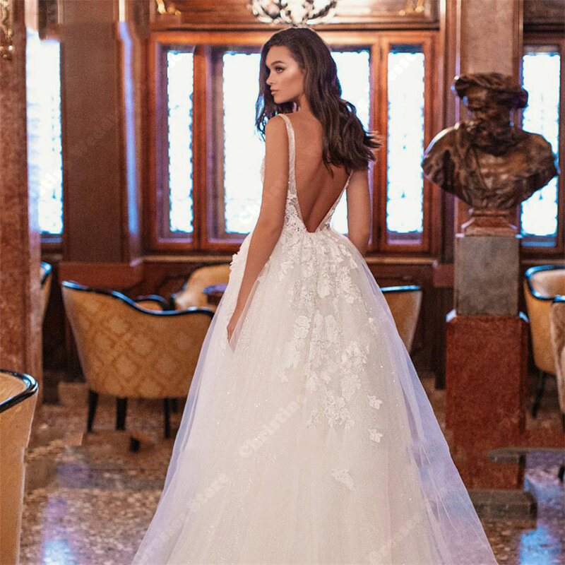 Szlachetne tiulowe suknie ślubne koronkowe z dekoltem w szpic aplikacje o linii suknia ślubna bez rękawów bardzo długi do mopowania długości Vestidos Para Mujer