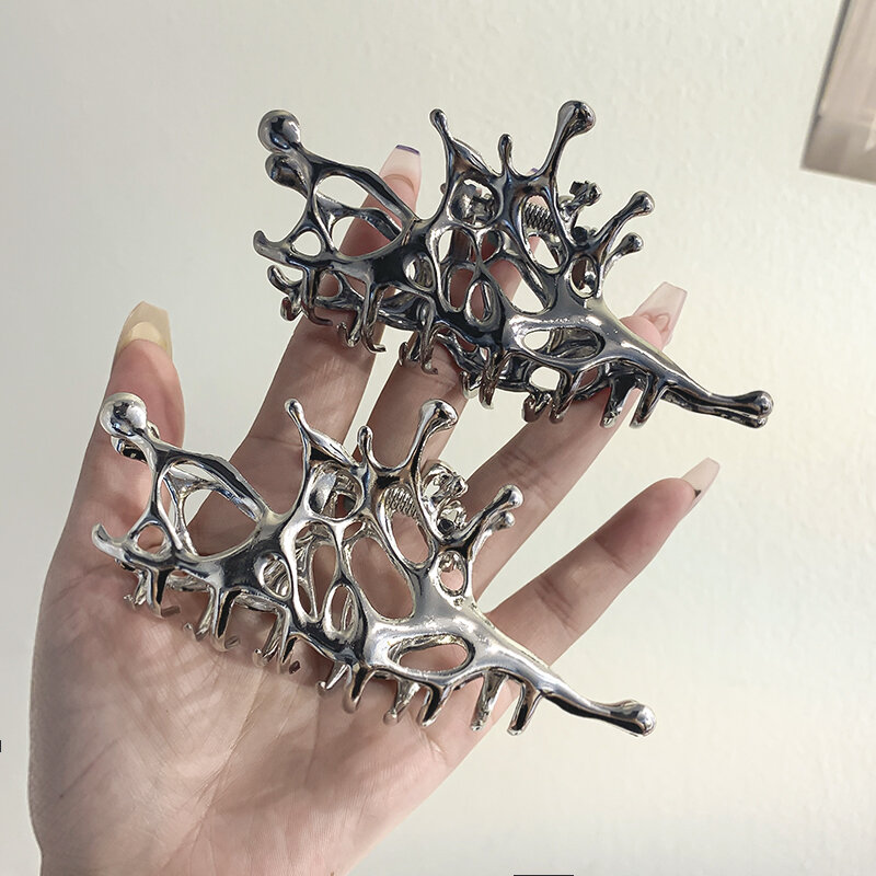 Summer Y2k Geometric Claw Clips Women Large Metal Silver Color Korean Fashion Shark Hair Clips Grab Clamps Girls Hair Accessorie