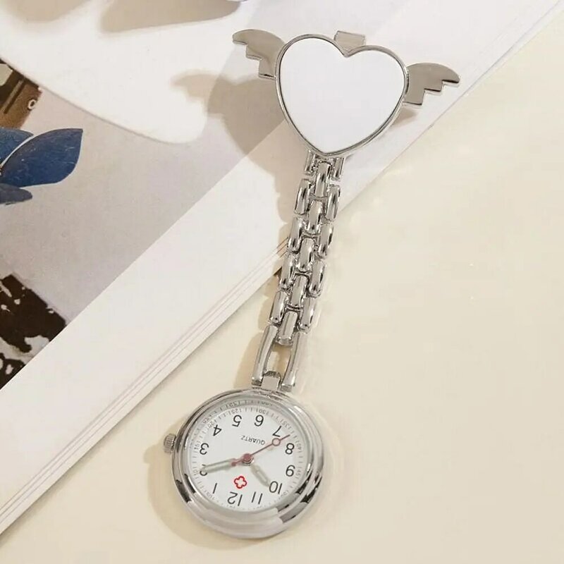 Cukierkowe kolorowe zegarki damskie zegarki podświetlane serce wiszący zegarek kieszonkowe zegarki z klipsami do pielęgniarki
