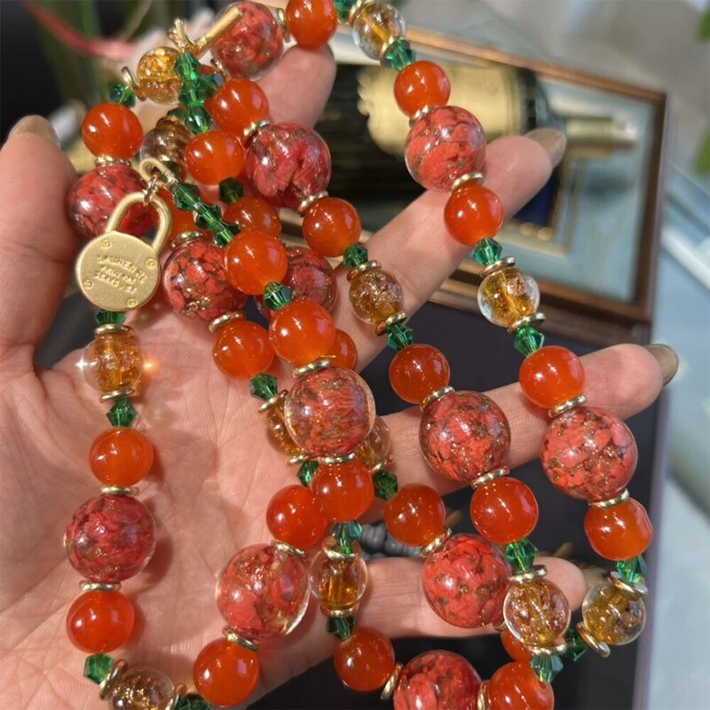 Collier de perles de verre rouge fait à la main pour femmes, tour de cou de tempérament vintage, cadeau de fête pour fille, bijoux en gros, livraison gratuite