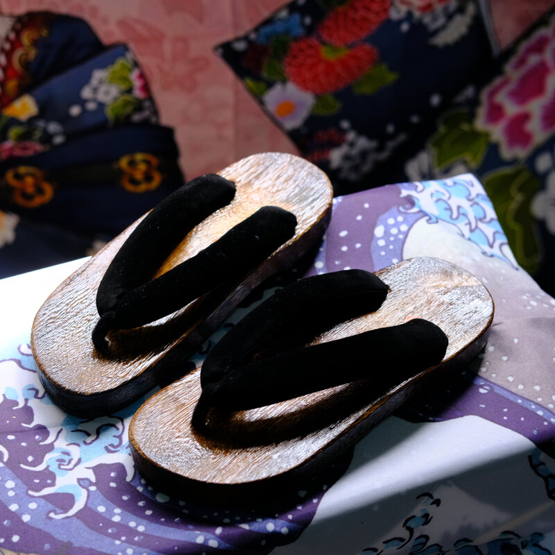 Sandal pria wanita sandal jepit Geta Jepang Cos Demon Slayer kayu sol tebal sepatu cosplay sandal bakiak Jepang