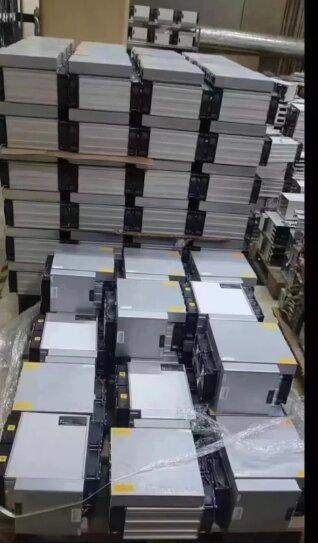 Asik Used Ebit E12 44T Crypto Mining Device Asic Miner Bitcoin Miner is better than Antminer T17 S17 42T series