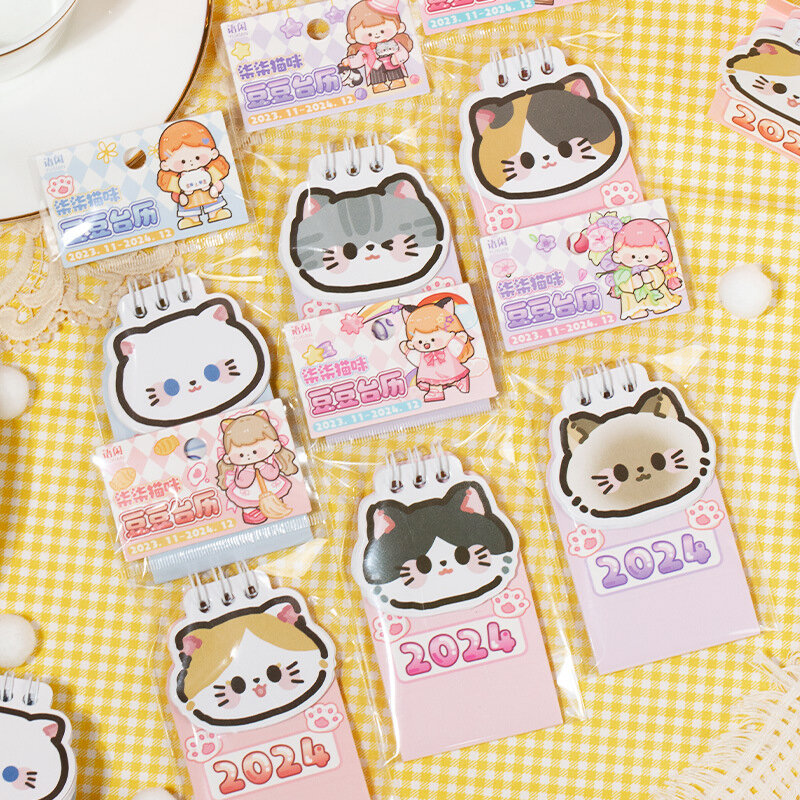 Mini calendrier de chat de dessin animé portable, décoration de bureau, fournitures Kawaii, cadeaux, 2024