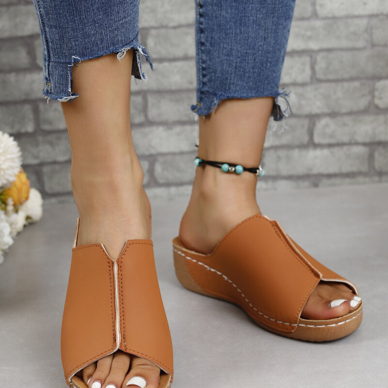 Damskie pantofle z PU na koturnie jednolity kolor wysokiej jakości buty z odkrytymi noskami 2024 nowe letnie proste, casualowe sandały damskie upaki uklatkowe ubarwiają się w jednolity sposób