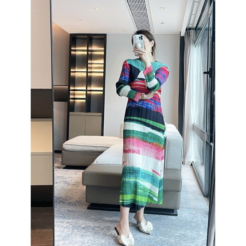 Miyake Plissee 2024 Frühling neue Tinte Malerei Print Slim Fit Kleid für Damen Eleganz und hochwertige mittellange Kleid