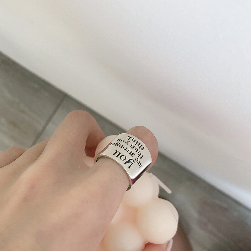 Женское кольцо из серебра 925 пробы с широкими буквами