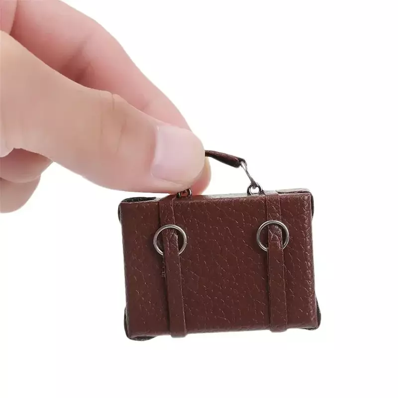 W akcesoria dla lalek Play House Mini walizka Vintage drewniane pudełko miniaturowy przenośny bagażnik lalka skórzany bagaż