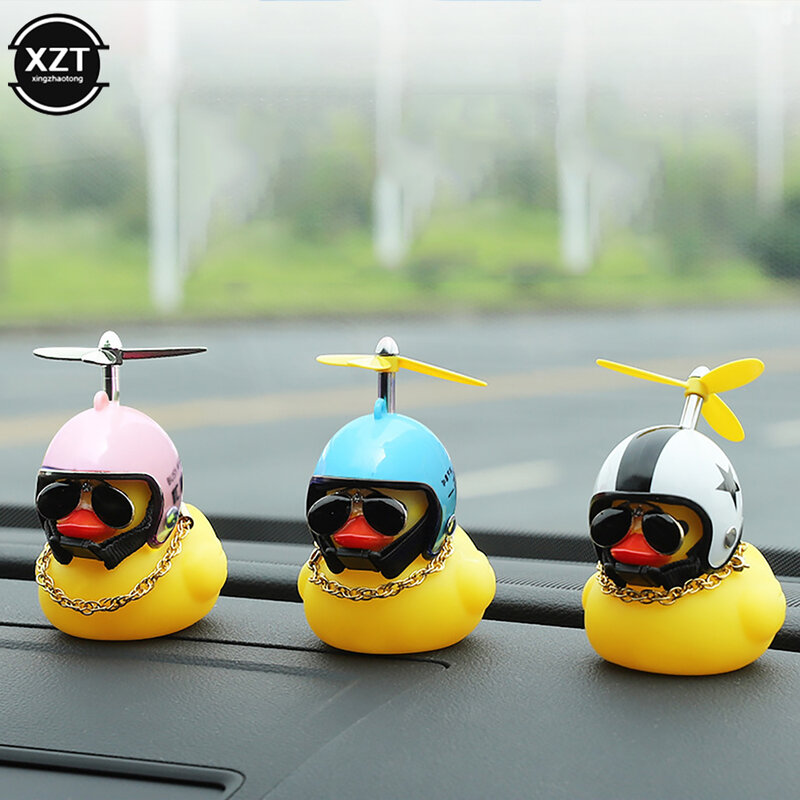 Pato amarelo com capacete para bicicleta, decoração interior do carro, ornamento sem luzes, auto e acessórios do motor
