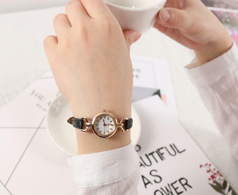 Petite montre à quartz ronde populaire pour filles, commerce extérieur, cadeaux de mode, type de bracelet