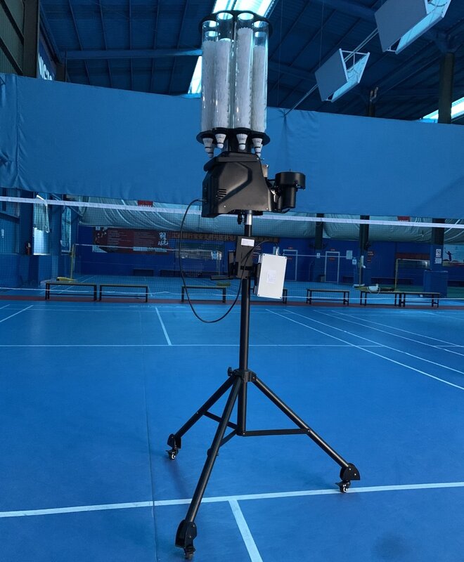 Máquina automática Badminton Ball, Equipamento de prática reforçada treinamento, App controle remoto, Hot Vendas