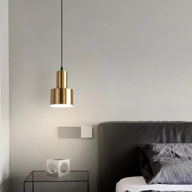 Lámpara de mesita de noche minimalista de lujo para dormitorio, Fondo de sala de estar, pared creativa, restaurante, Bar, lámpara de mesa de una sola cabeza