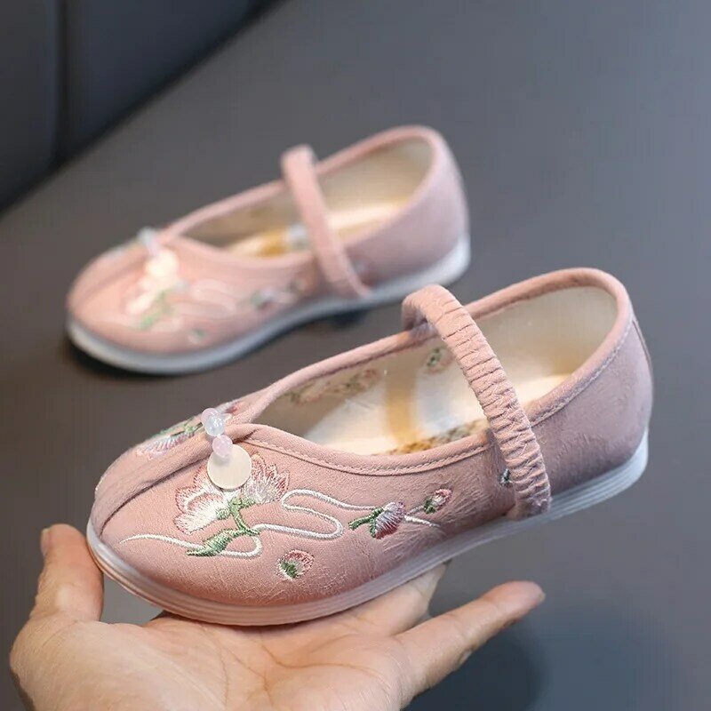 Sepatu Bordir anak perempuan kain tradisional Beijing sepatu dansa sepatu kinerja kecil putih
