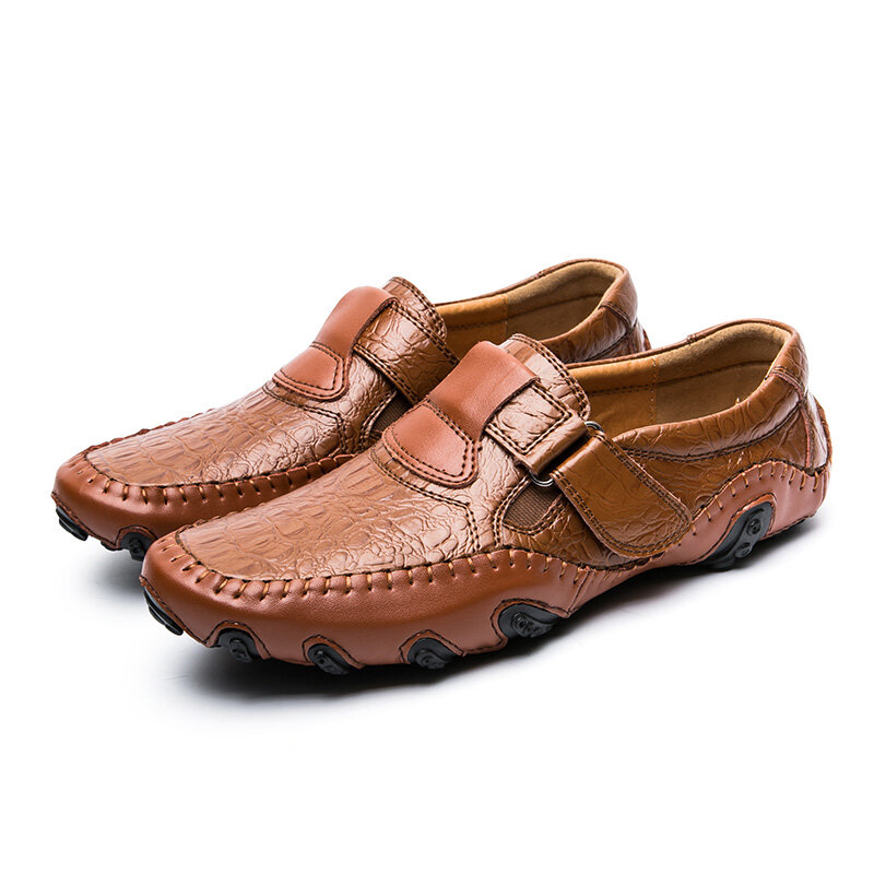 Sepatu kulit asli pria, flat Fashion pria musim panas baru bernapas sepatu Slip on mengemudi sol lembut Non-slip