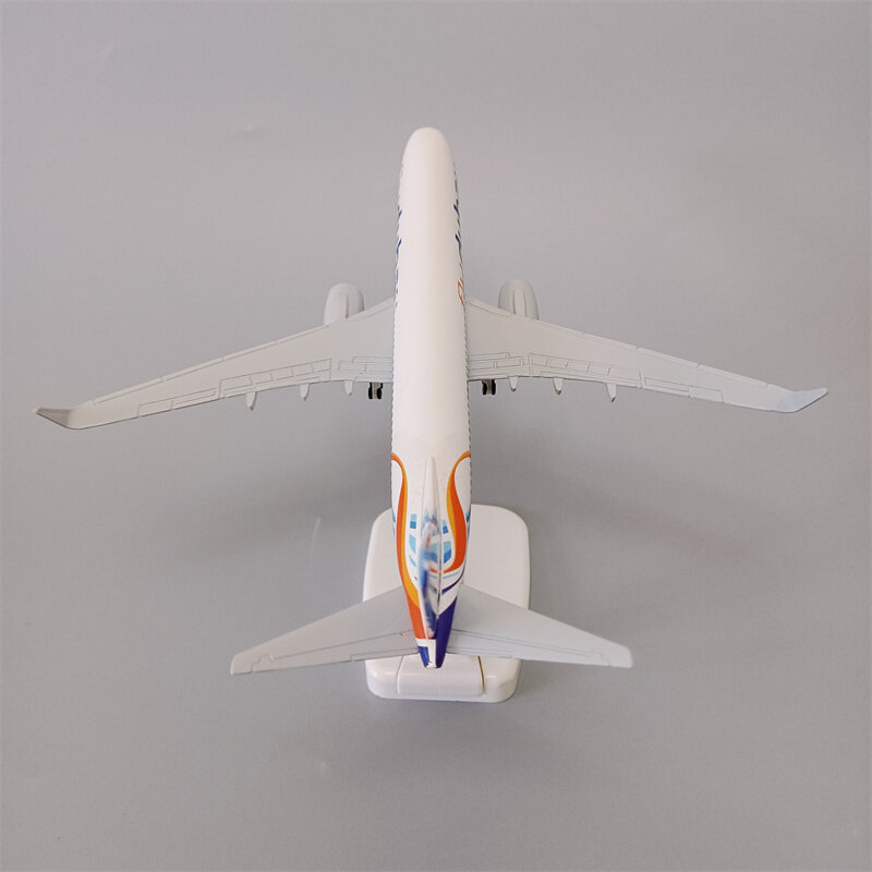 شركات الطيران في دبي تستخدم نموذج الطائرة الجوية B737 ، سبيكة معدنية ، رحلة طيران جوي ، طائرة دييكاست ، موديل بعجلات ، تروس هبوط ، 20