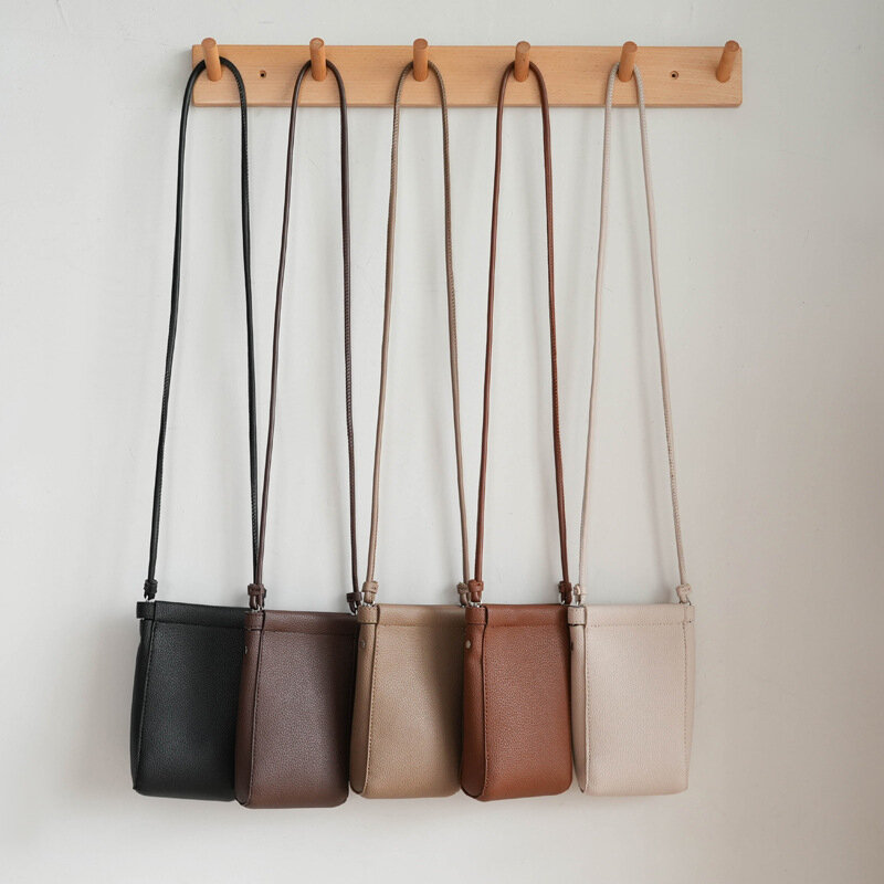女性のための豪華な合成皮革のハンドバッグ,女の子のためのランドセル,フラップ付きの小さな正方形,正方形,2023
