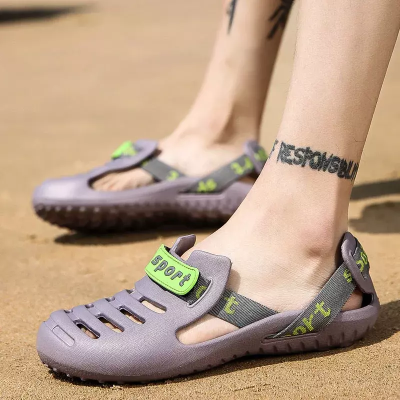 Homens sandálias de verão novo chinelos de praia ao ar livre sapatos casuais baratos sandálias masculinas masculino 2023