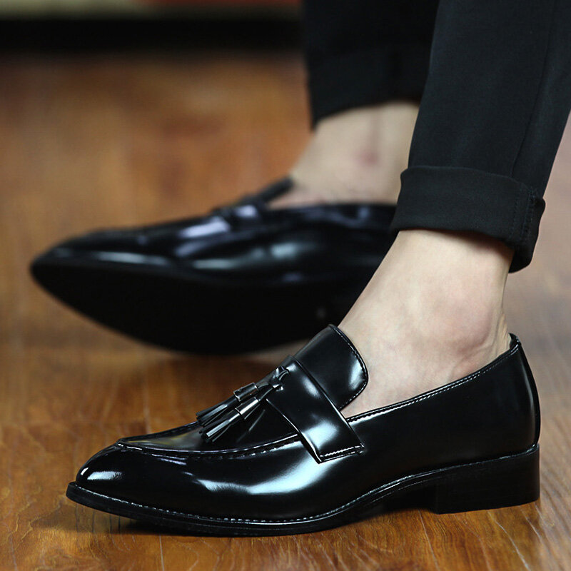 Zapatos de cuero partido para hombre, mocasines con borlas a la moda, clásicos, formales, planos, talla 38-43
