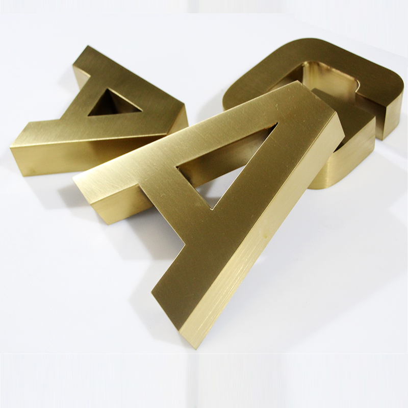 Kustom pelat emas titanium 3D huruf baja tahan karat disikat, warna emas logo logam tanda toko