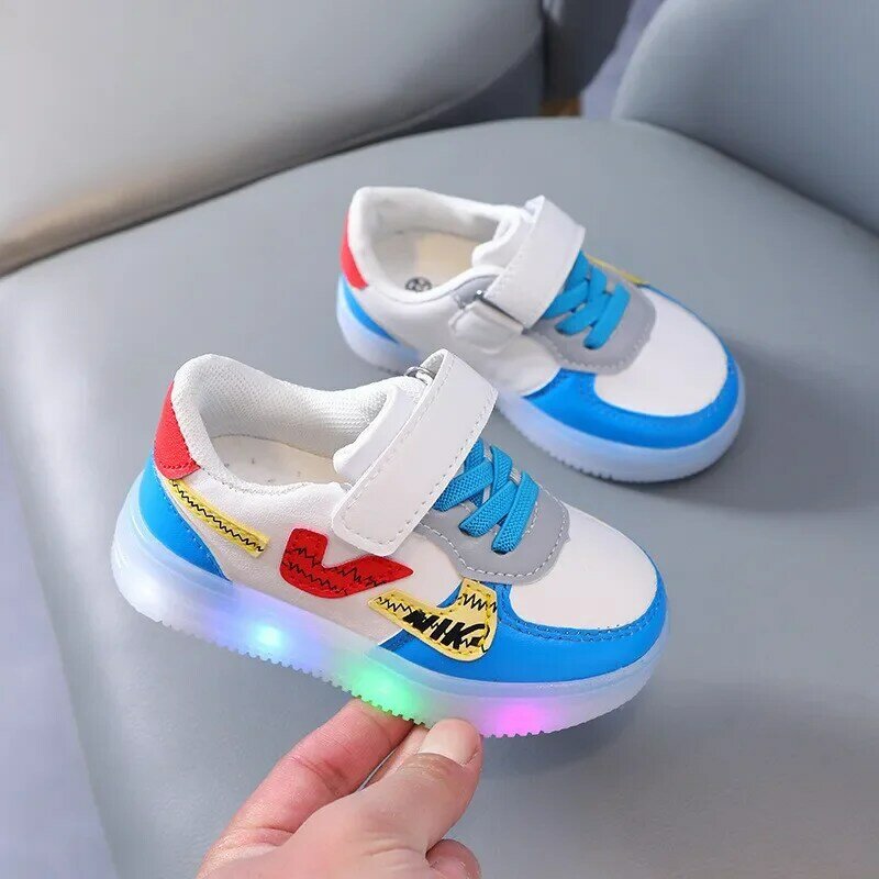 Sepatu olahraga anak laki-laki dan perempuan, sneaker sol lembut Musim Semi dan Gugur 2023, sepatu bayi lampu LED