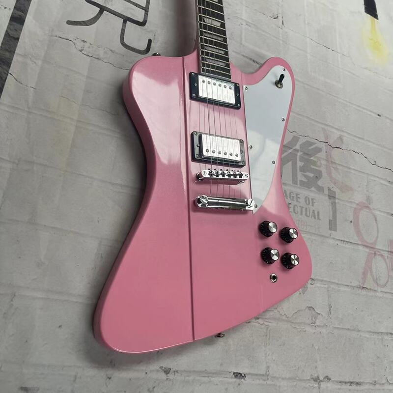 Gitar listrik dengan 6 senar, bodi merah muda, papan jari kayu mawar, jalur kayu maple, gambar pabrik nyata, dapat dikirim dengan