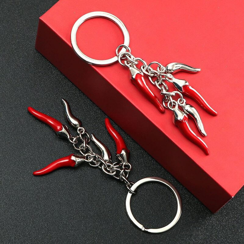 1Pcs Creative Metal Red Pepper Keychain Mini Pepper Pendant Accessories Alloy Key Chain Bag Car Accessory Keyring