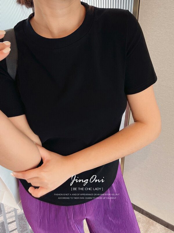 T-shirt Basic Y2k abbigliamento donna 2024 estate stile moda coreano nuovo elegante lusso Vintage Crop Top manica corta Tees giovanile