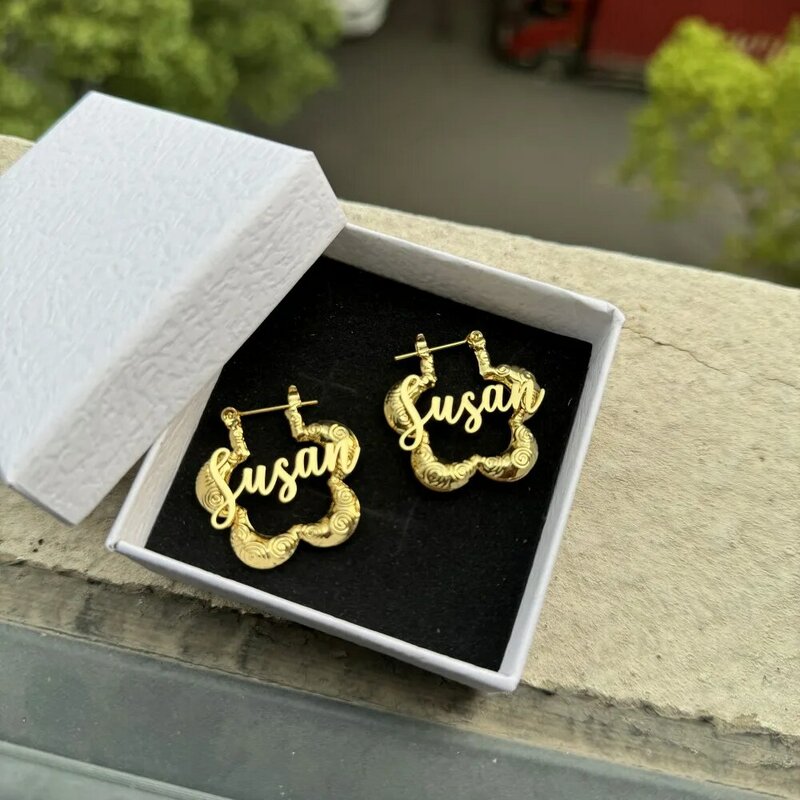 DUOYING orecchini con targhetta personalizzata 30mm fiore personalizzato lettera cerchi gioielli regalo carino per Chlidre