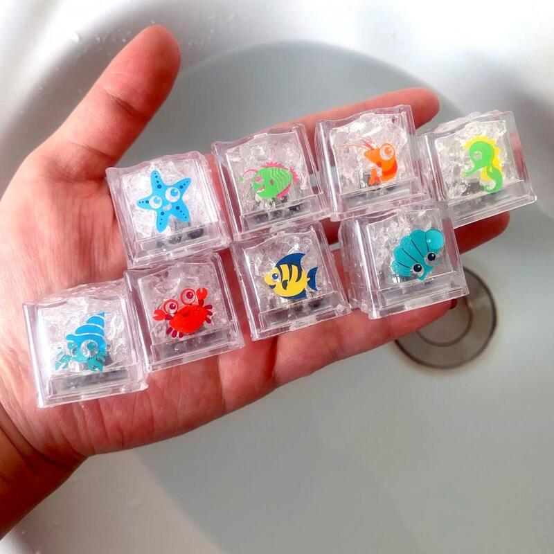 Dropshipping!! Cubes de glace de bain pour enfants, 8 pièces, mignon, imprimé animal coloré, lumière LED, jouets