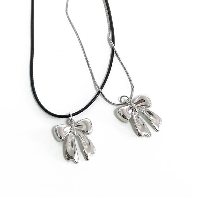 قلادة الكورية هاراجوكو بعقدة فراشية للفتيات ، قلادة قوطية اللون الفضي ، قلادة جمالية Y2k ، مجوهرات