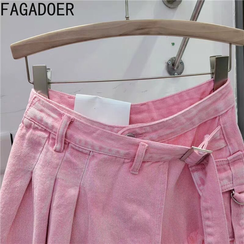 Fagadoer กระโปรงยีนส์อัดพลีทสีลูกกวาดสำหรับผู้หญิงกางเกงขาสั้นมีกระเป๋าเอวสูงมีพู่ประดับ Y2K แฟชั่นสตรีทแวร์