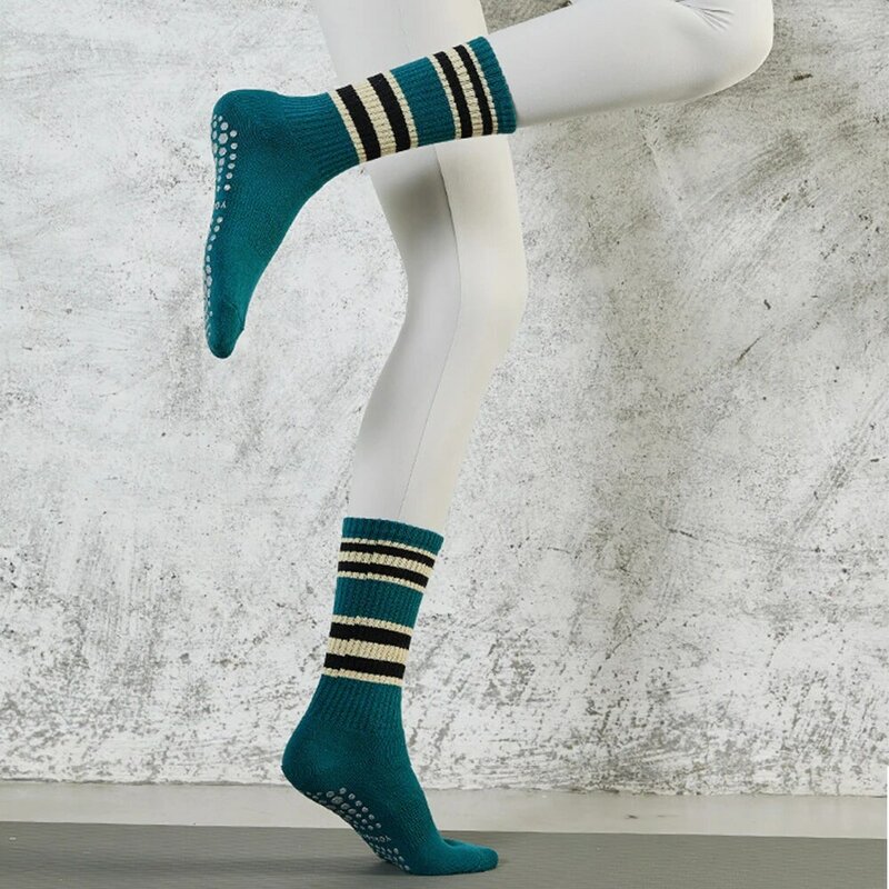 1 Pair Women Yoga Socks Stripe Non-Slip Pilates Ballet Fitness Cotton Indoor Mid-Tube Socks Sweat Absorbing Winter Sports Socks