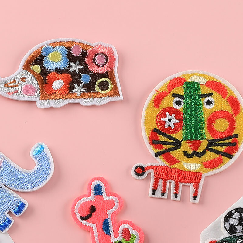 2024 Cartoon Embroidery Patch Animal DIY Iron on Patches Children Sticker Badges Kids Emblem Bags Hats Shoes Fabric Accessories
