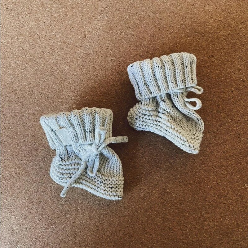 Botines de punto de Cable hechos a mano para bebé, Calcetines clásicos moteados de algodón 100%, ropa para pies de bebé