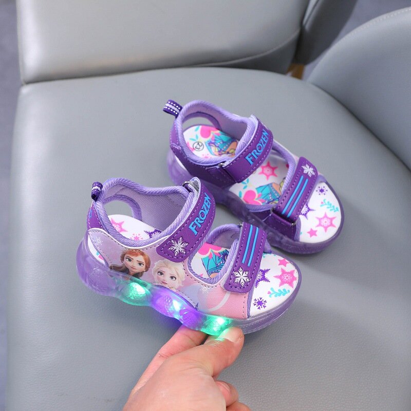 รองเท้าแตะกีฬาเรืองแสง LED เจ้าหญิงเอลซ่าสำหรับเด็กหญิงเด็กชาย Disney รองเท้าแตะสำหรับเด็กฤดูร้อนรองเท้ากันลื่นสำหรับเด็กวัยหัดเดินขนาด21-3