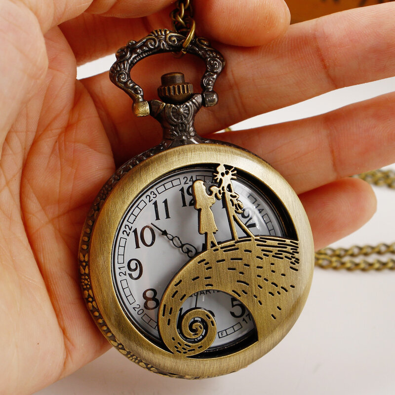 นาฬิกาควอตซ์ทรงกระเป๋าดีไซน์กะโหลกสำหรับกลางคืนพร้อมโซ่สำหรับผู้ชายผู้หญิงของขวัญสำหรับทุกเพศ