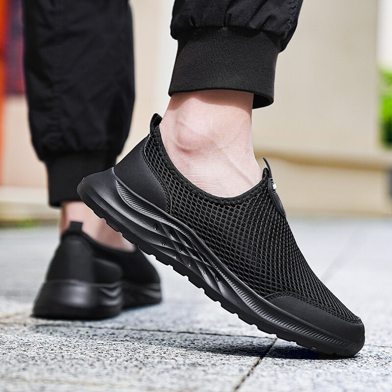 Men's Casual Sneakers Soft Mesh Permeable Casual Shoes for Men Shock Absorption Lightweight MD Outsole Casual Running Shoes