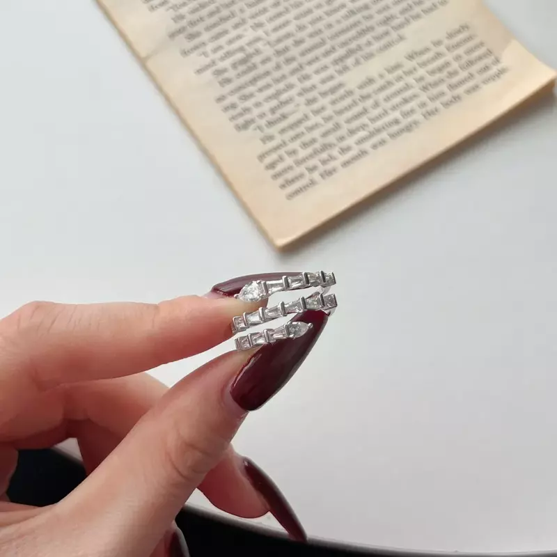 แหวนเงินสเตอร์ลิง S925ใหม่พาดลำตัวดีไซน์แหวนผู้หญิงฝังเซอร์โคเนียลองปิดแบบส่วนตัวของผู้หญิง