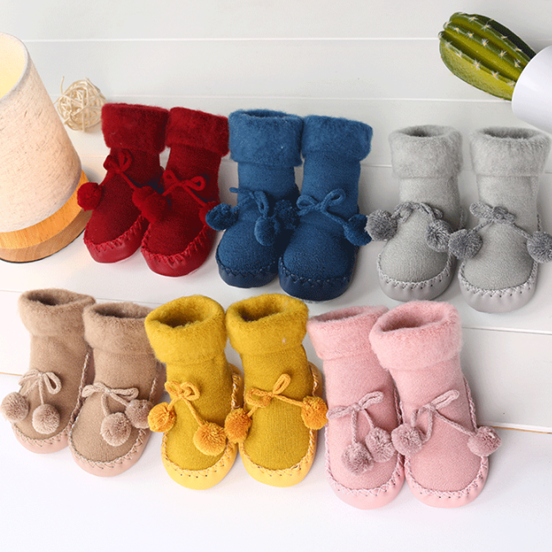 Zapatos cálidos y antideslizantes para caminar para niños y niñas, calcetines para pies para bebés, nuevos