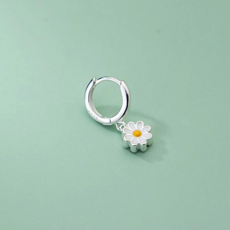 Anting-anting kecil bunga antik perak Sterling 925 untuk wanita anting-anting trendi gadis perhiasan aksesori pesta romantis lucu