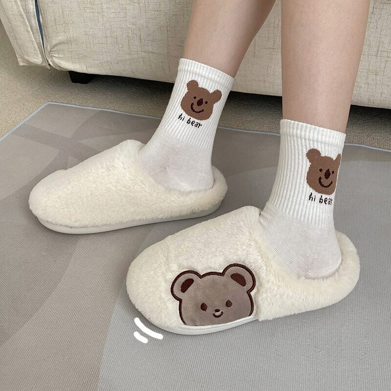 Feslishoet sandal bulu binatang imut untuk pria wanita modis sandal hangat musim dingin halus imut sepatu rumah boneka beruang