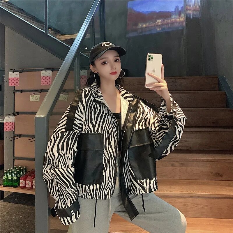 2022เสื้อแจ็คเก็ตฤดูใบไม้ผลิผู้หญิงเกาหลีแฟชั่นบุคลิกภาพรูปแบบ Zebra Spliced PU หนัง Jacket หญิงฤดูใบไม้ร...
