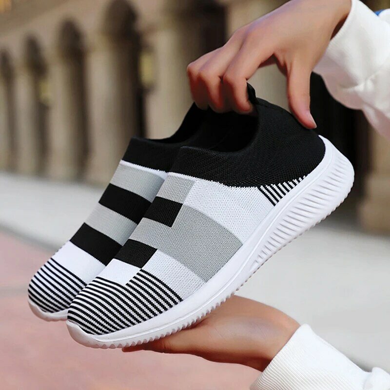 2024 New Fashion Sneakers For Women Casual Shoes Solid Color Trainers Sneakers Women Slip On Sock Ladies Flat Shoes Women Shoes
