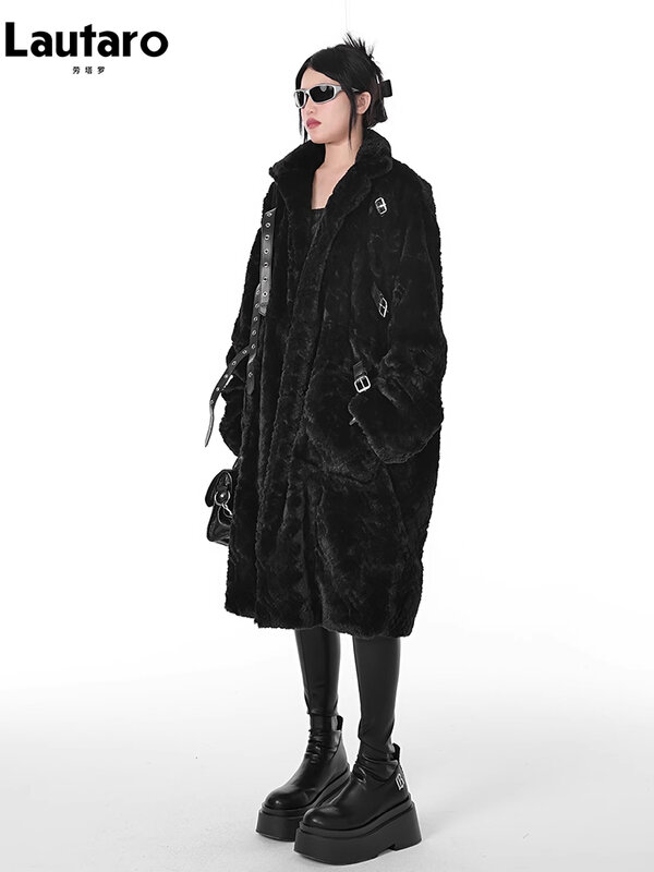 Lautaro jaket bulu palsu wanita, jaket panjang longgar kasual lembut tebal hangat hitam berbulu halus gaya Punk kerah berdiri Musim Dingin 2023