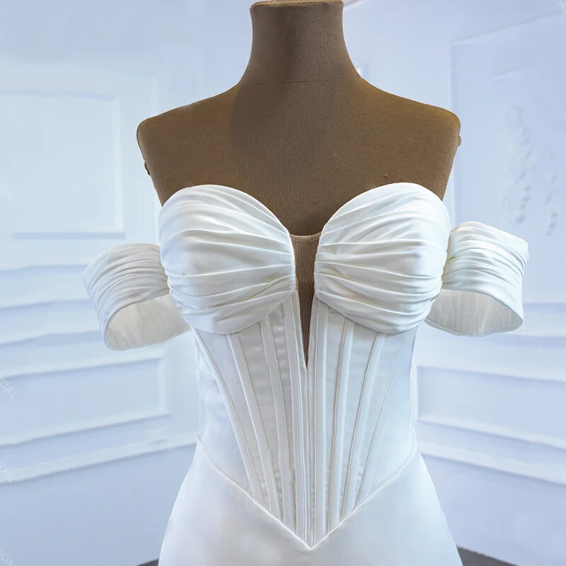 Платье свадебное с юбкой годе, оборками и открытыми плечами