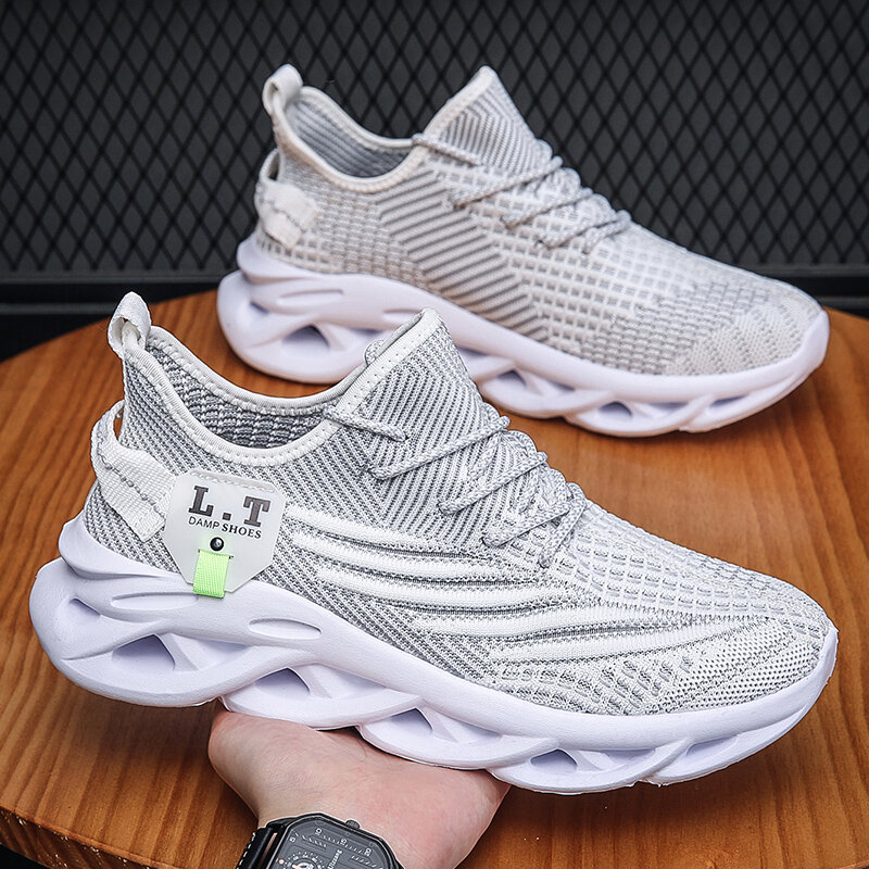 new designer Spring Spring men's breathable casual sports shoes non-slip lightweight extra size walking and running men's shoes