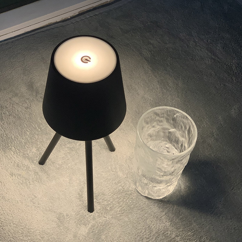 Design sem fio moderno portátil sem fio tripé lâmpada de mesa iluminação interior escurecimento interruptor luz da noite luminária bar cafe hotel