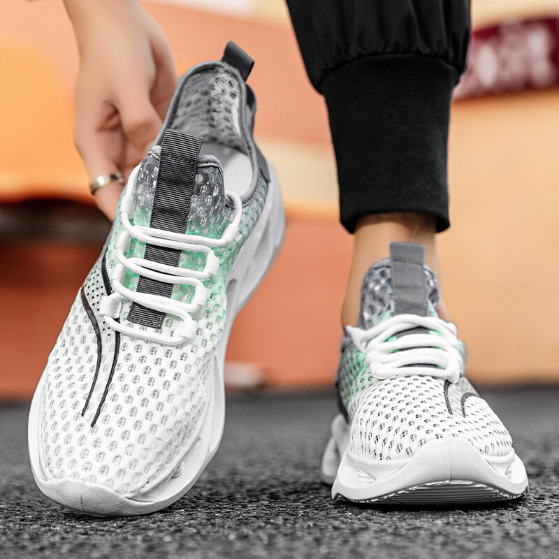 Sepatu olahraga pria, sneaker kasual nyaman ringan gaya bernafas untuk berjalan