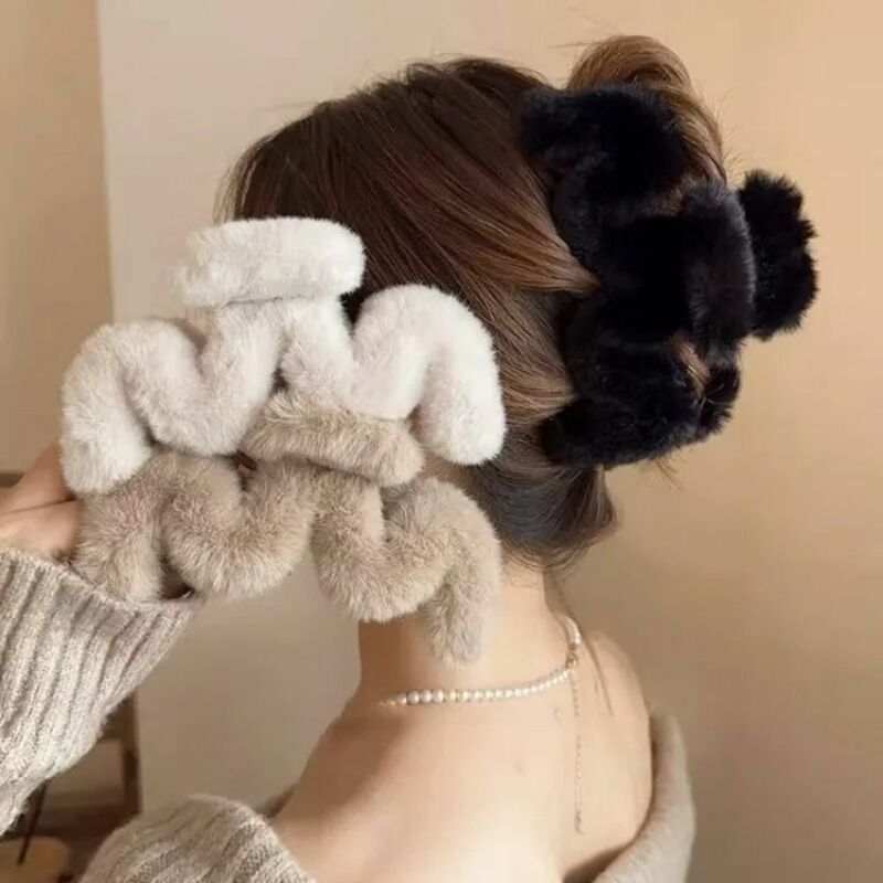 Duże klamra do włosów w kształcie fali nowe koreańskie sztuczne futro eleganckie spinki do włosów pluszowe nakrycia głowy kobiety dziewczyny