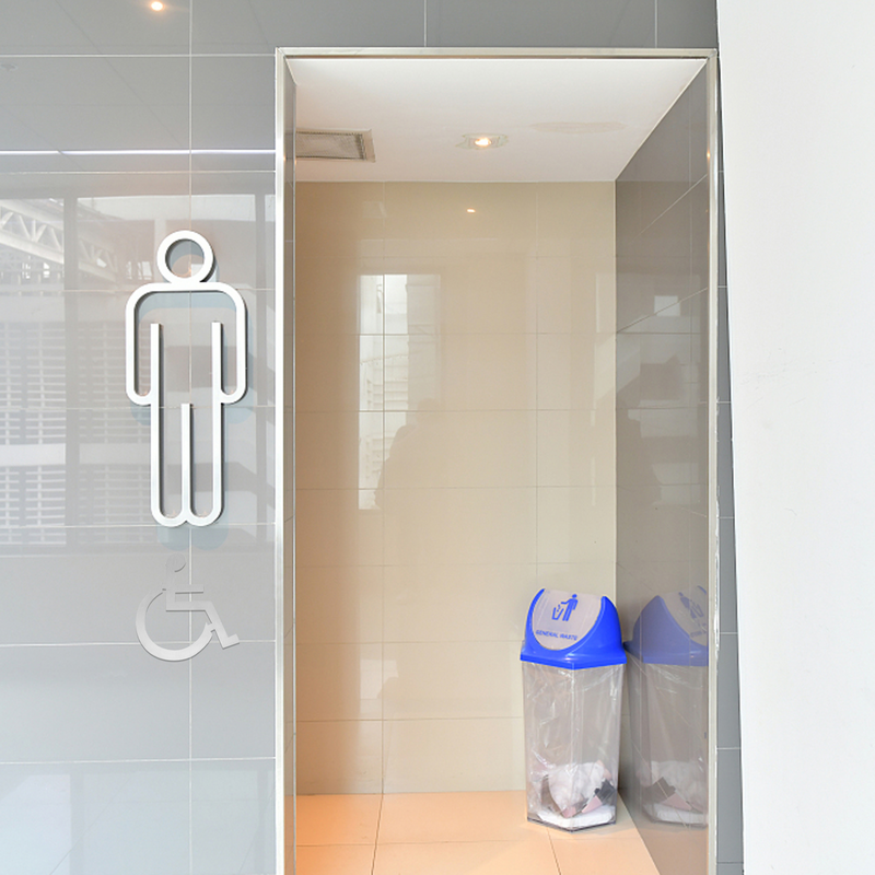 Znaki dla niepełnosprawnych znaki drzwi toalety na wózku inwalidzkim znak toalety metalowe emblematy do toalety ze stali nierdzewnej proste